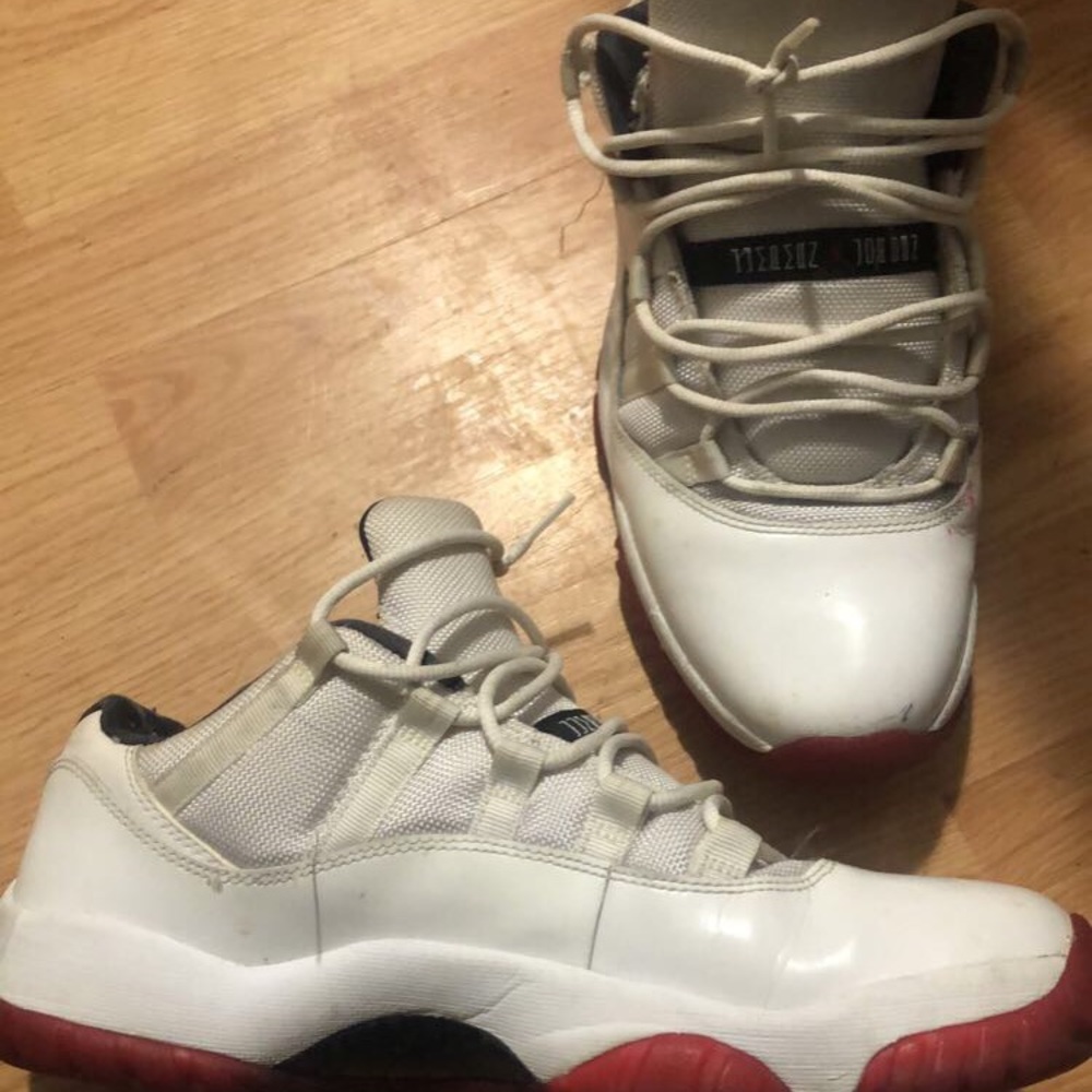 Jordan 11 low cherry